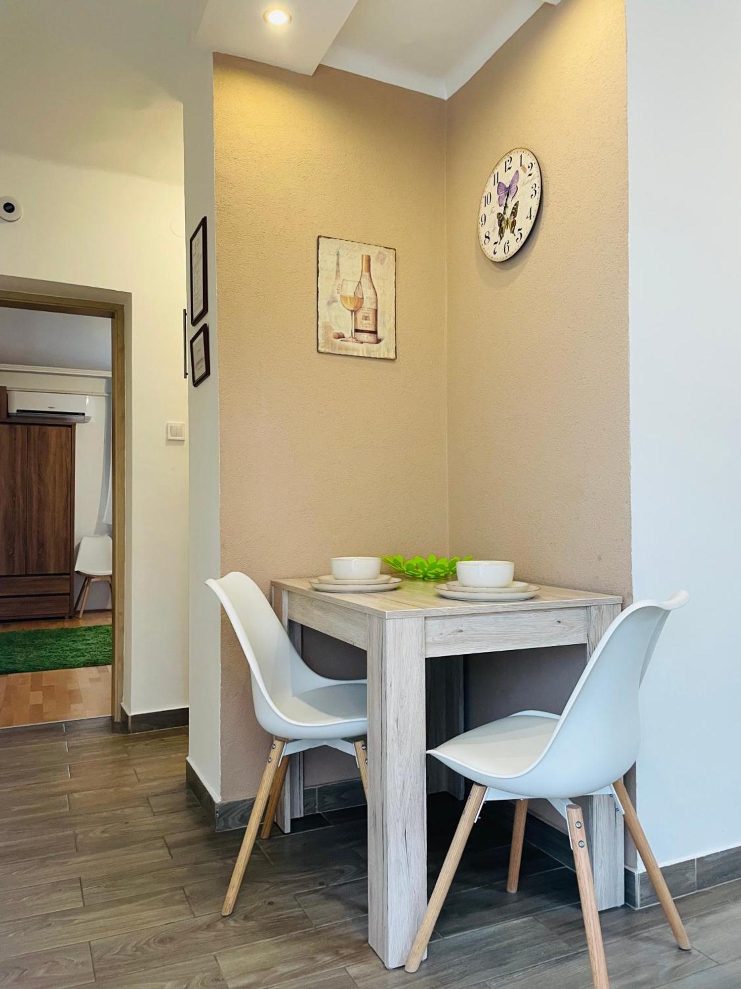 Weninger Studio Apartman Кишкунхалаш Экстерьер фото